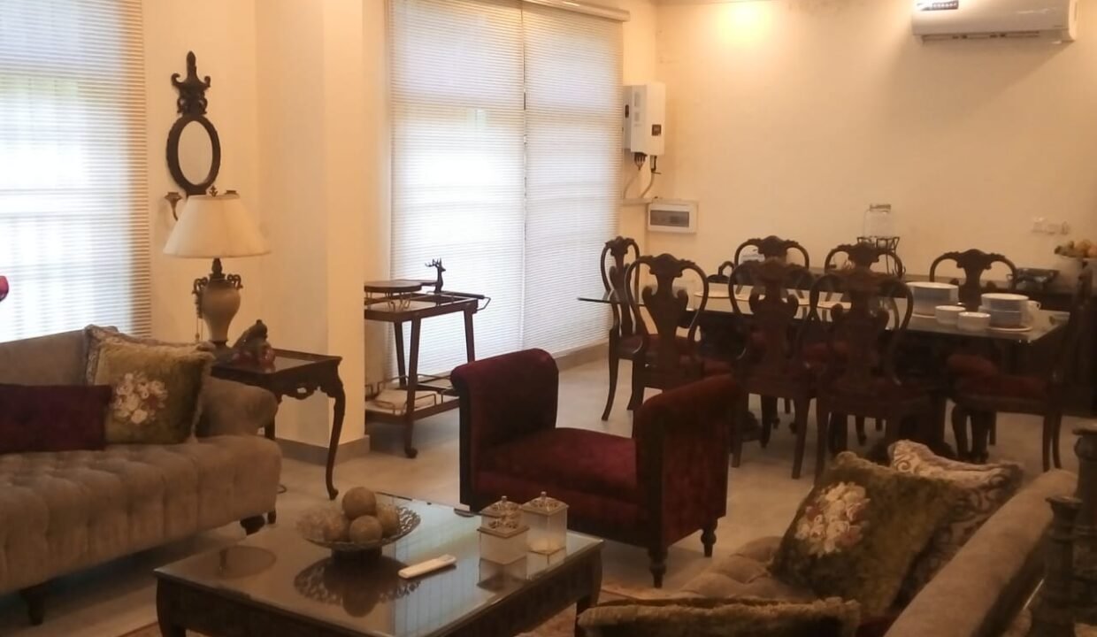 WhatsApp Image 2025-12-02 at 18.13.38 (1)