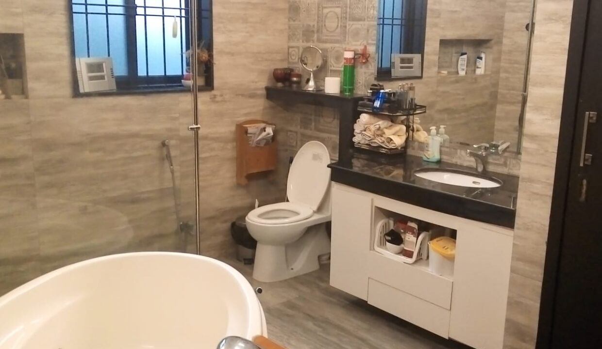 WhatsApp Image 2025-12-02 at 18.13.41 (1)